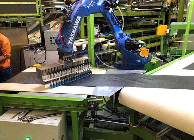 數(shù)控臥式裁斷機(jī)